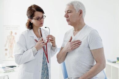 Examen d'un patient présentant des signes d'ostéochondrose de la colonne thoracique
