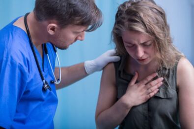 Un patient se plaint d’une forte gêne thoracique